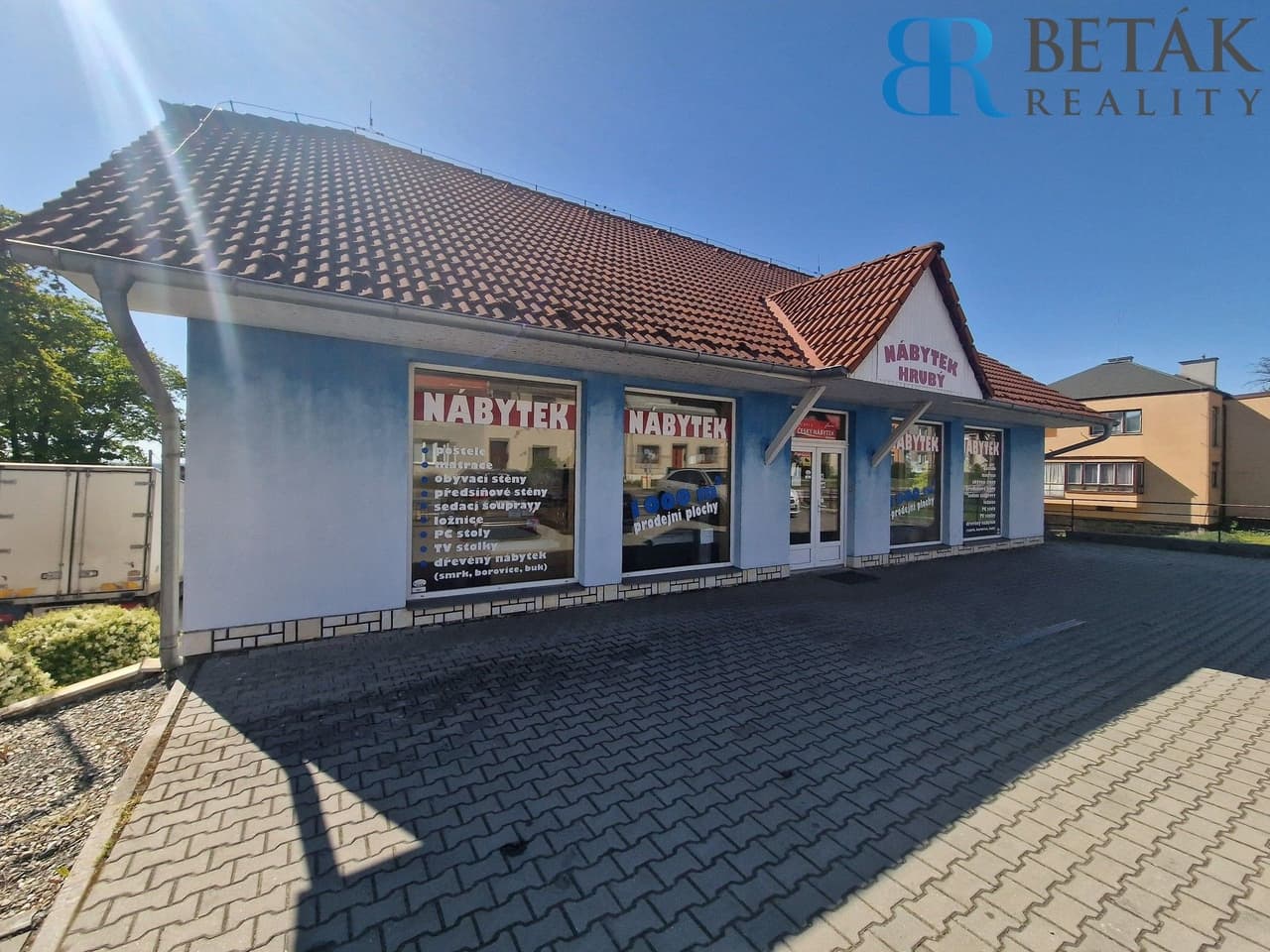 Prodej komerčního prostoru 1200 m²