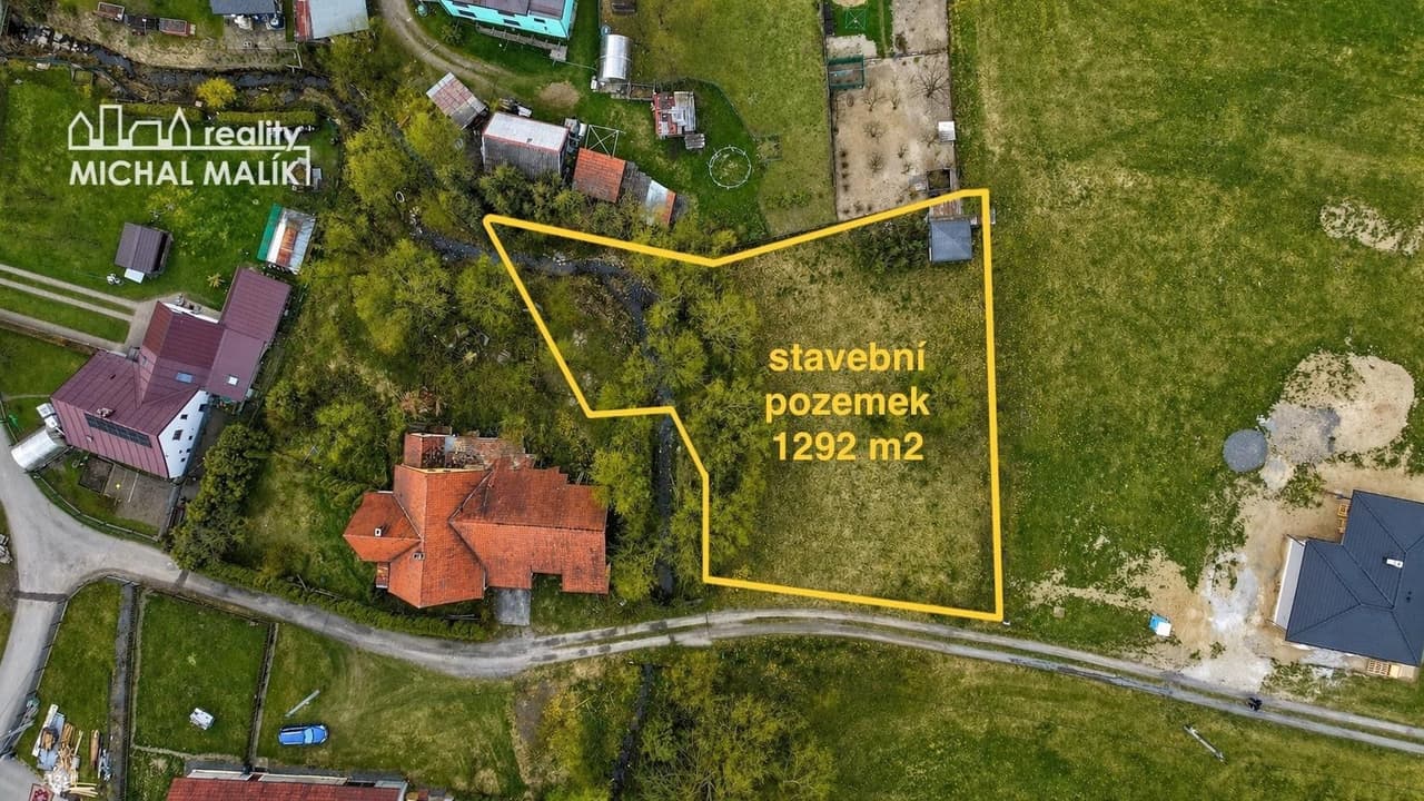 Prodej pozemku 1292 m²