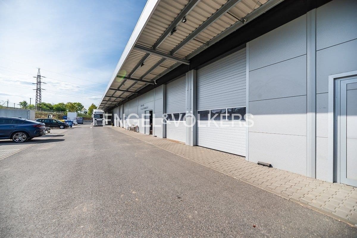 Pronájem komerčního prostoru 270 m²