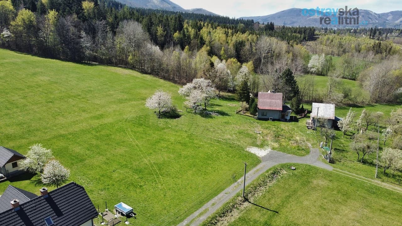Prodej pozemku 1776 m²