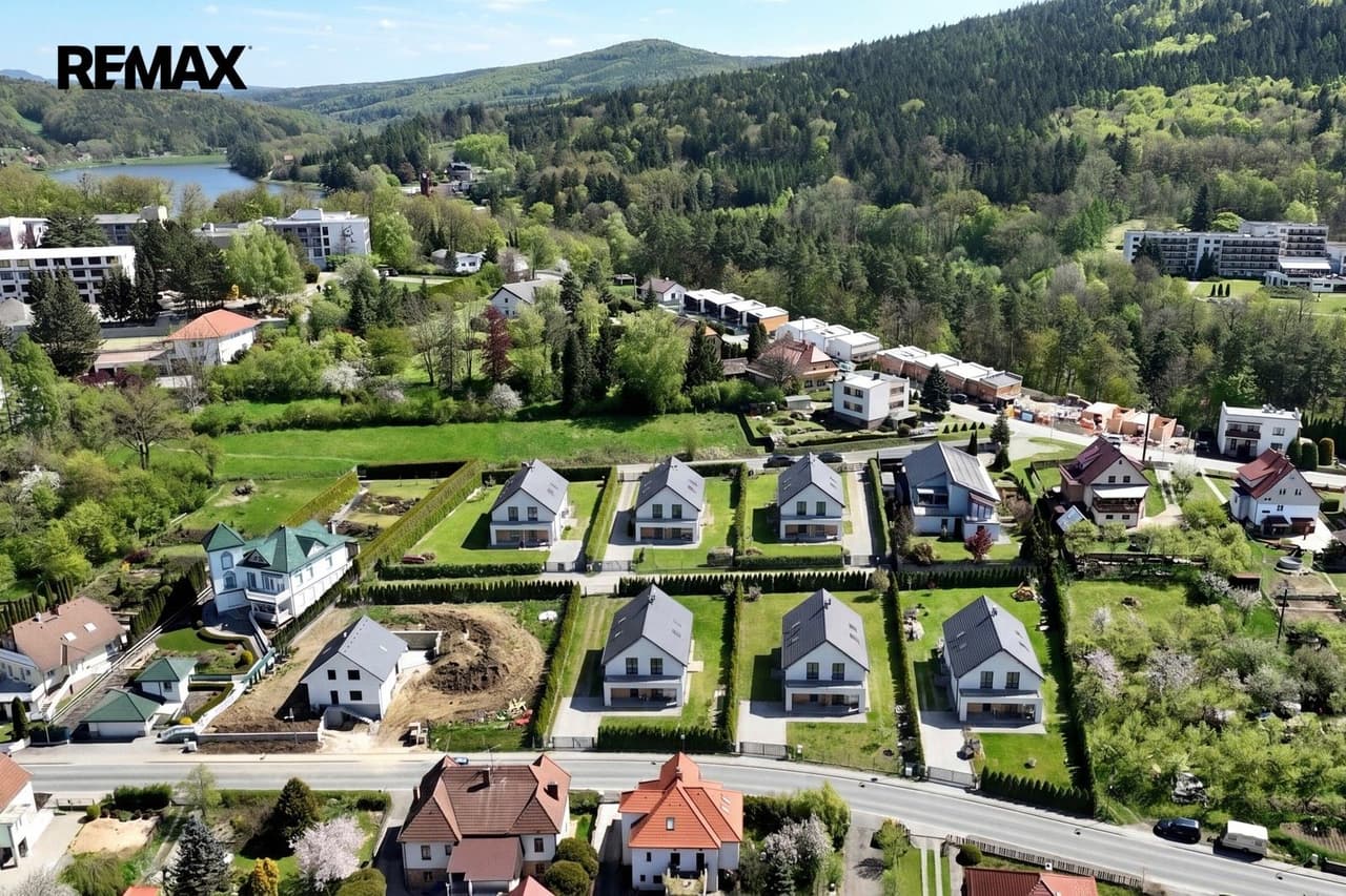 Prodej pozemku 5624 m²