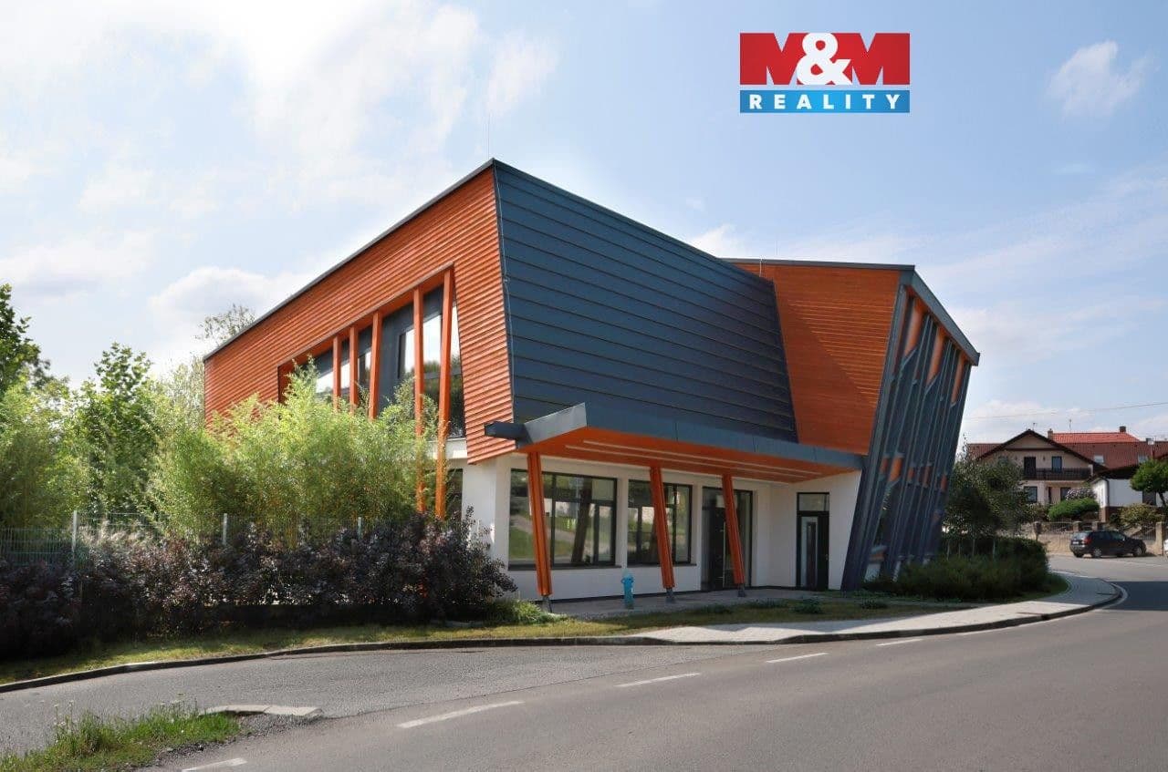 Prodej komerčního prostoru 1076 m²