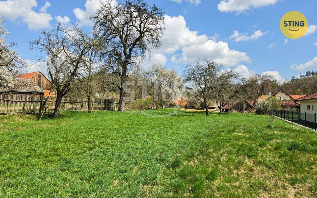 Prodej pozemku 1138 m²