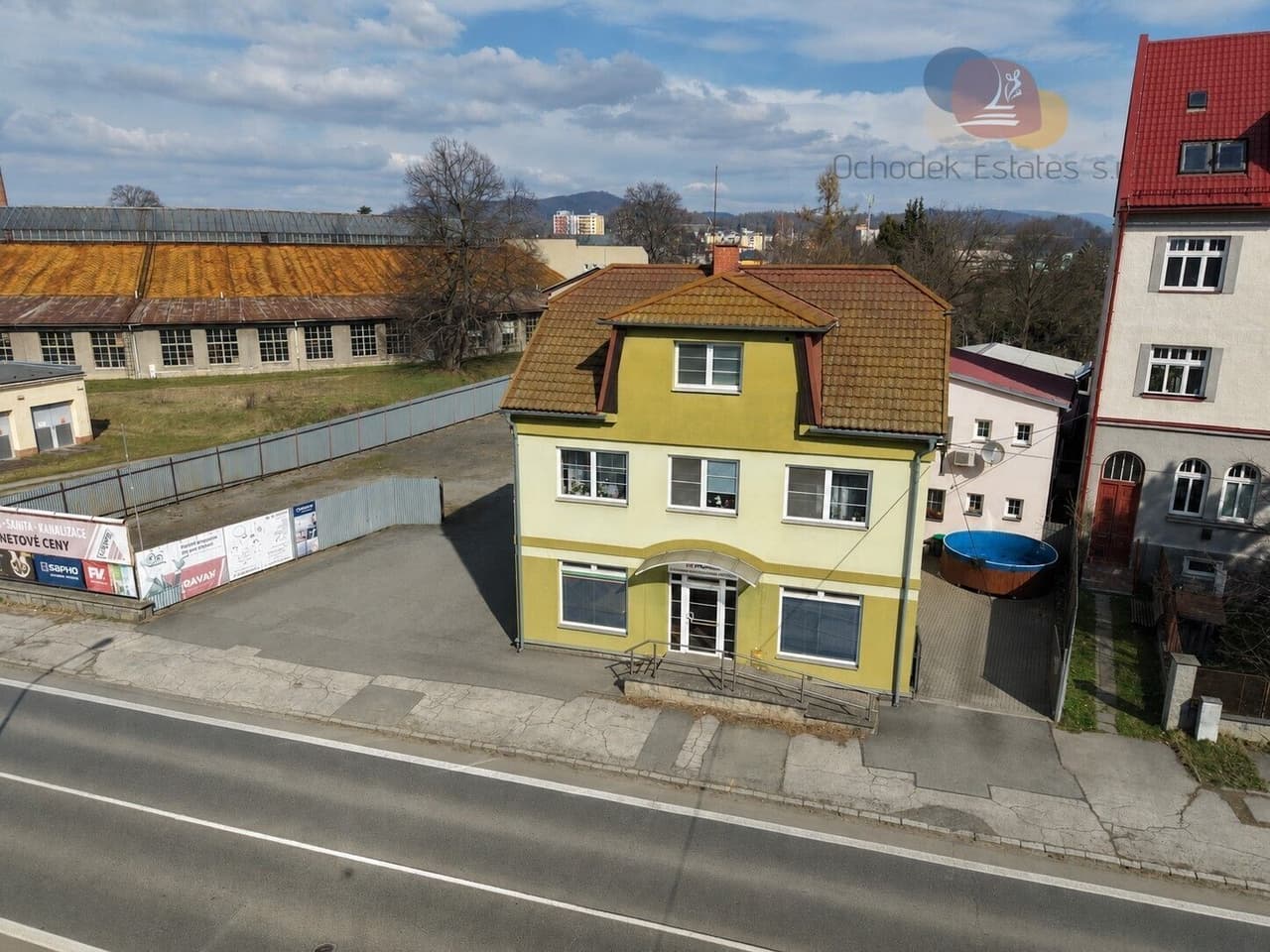 Prodej komerčního prostoru 1694 m²