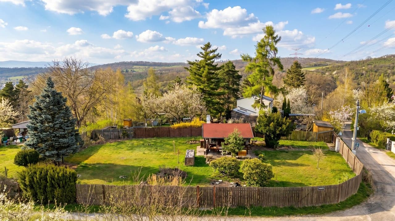 Prodej pozemku 758 m²