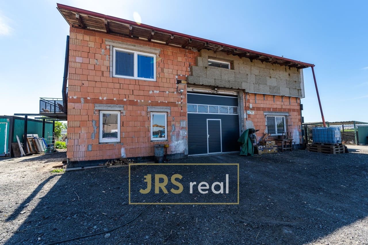 Prodej komerčního prostoru 264 m²