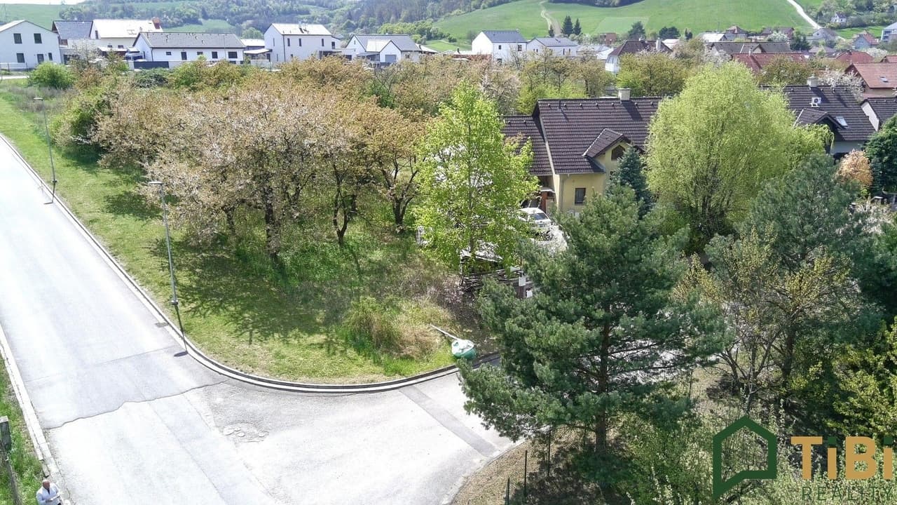 Prodej pozemku 767 m²