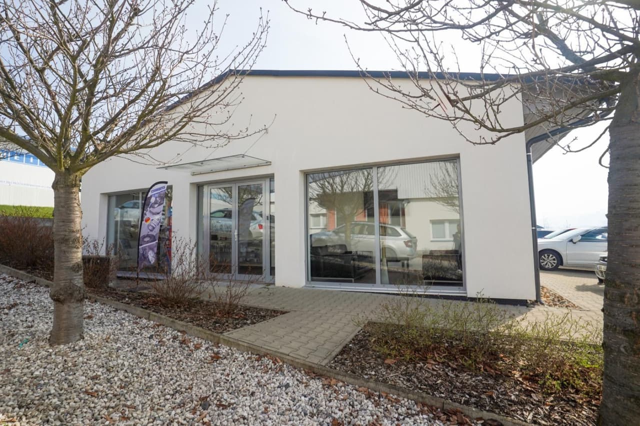 Pronájem komerčního prostoru 420 m²