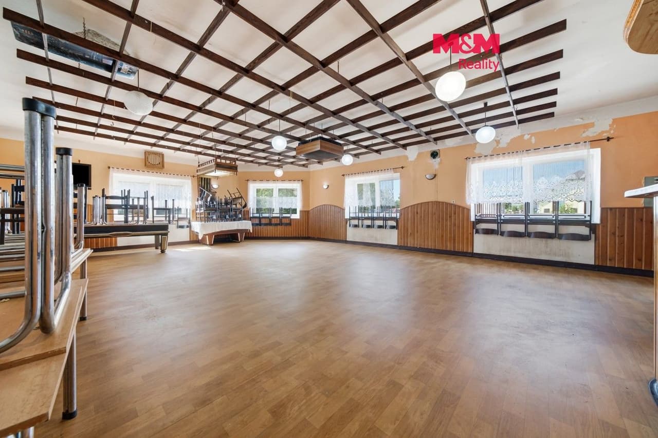 Prodej komerčního prostoru 300 m²