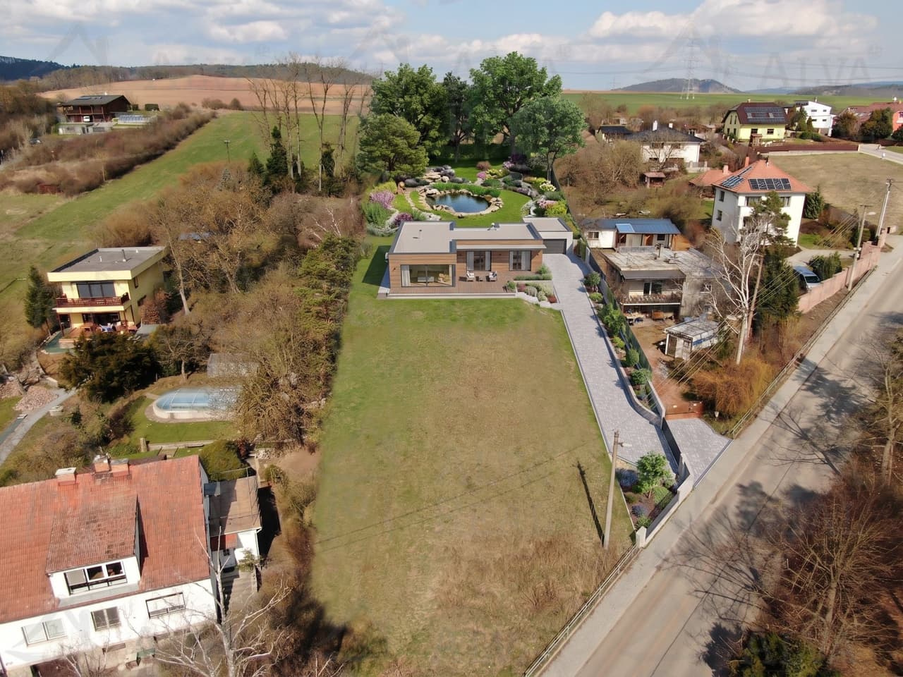 Prodej pozemku 3000 m²