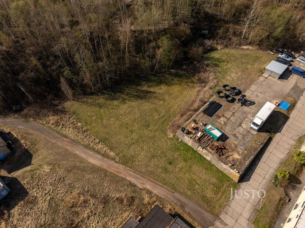 Prodej pozemku 1688 m²