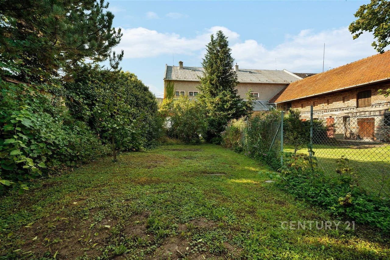 Prodej pozemku 925 m²
