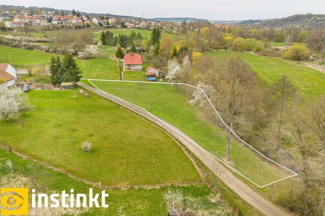 Prodej pozemku 2574 m²