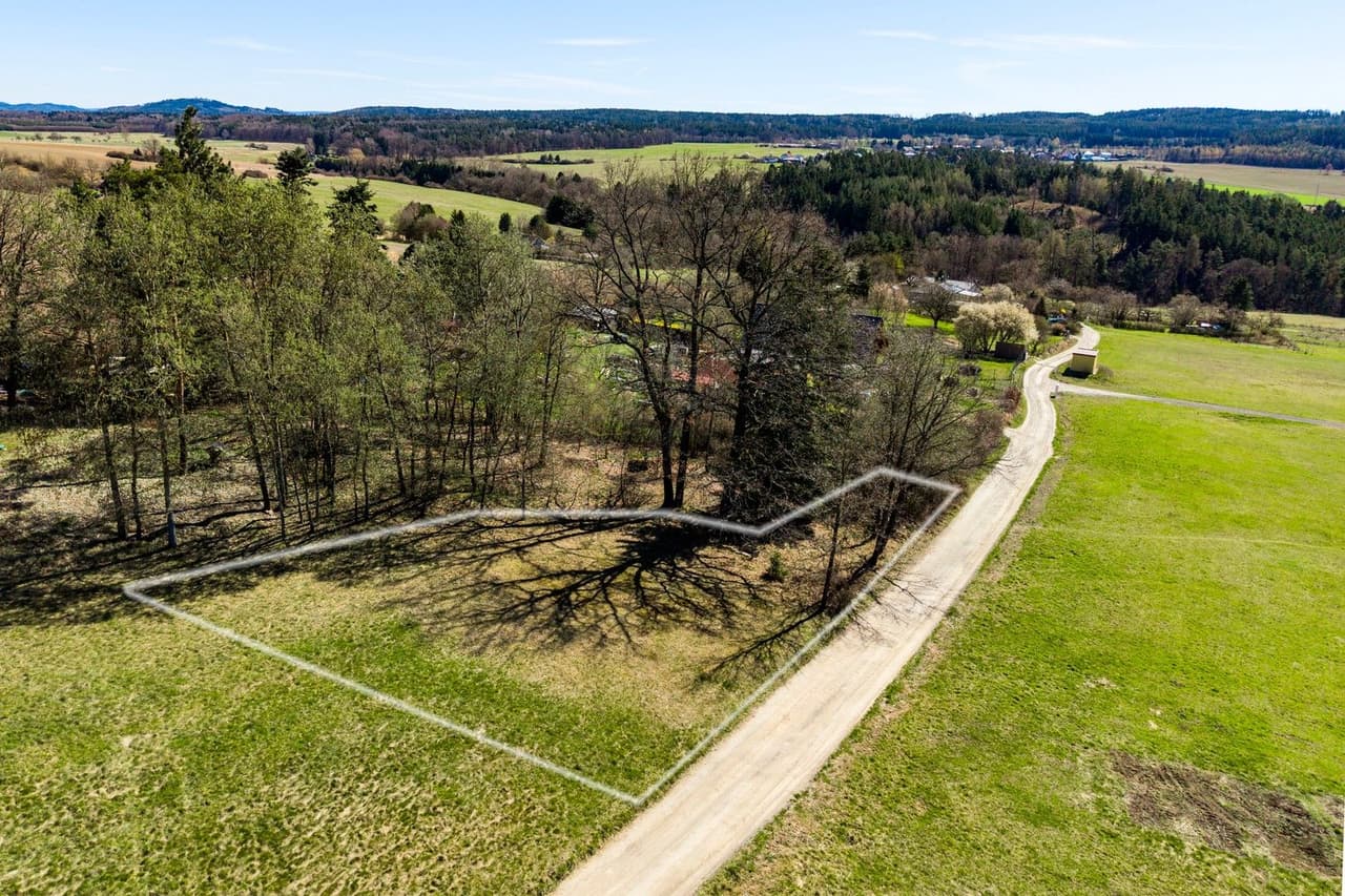 Prodej pozemku 937 m²