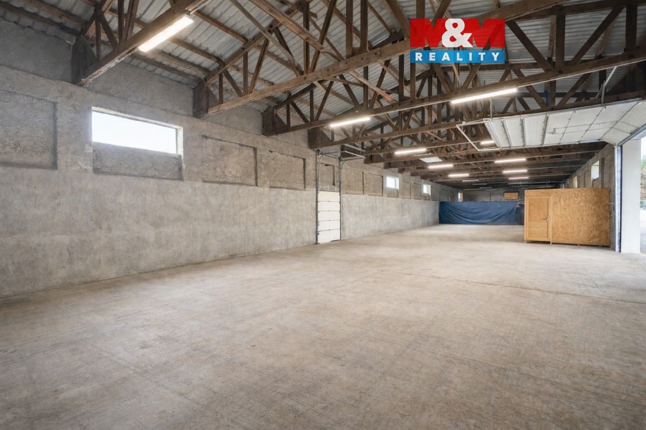 Pronájem komerčního prostoru 380 m²