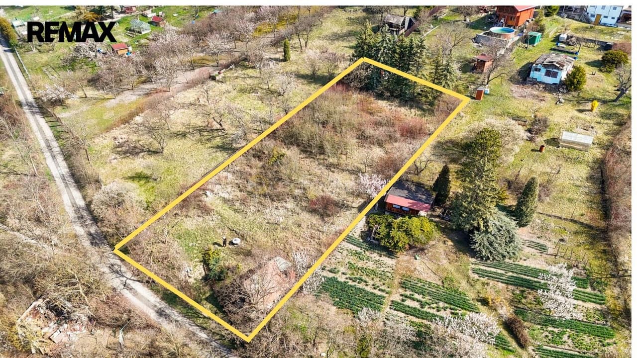 Prodej pozemku 1122 m²