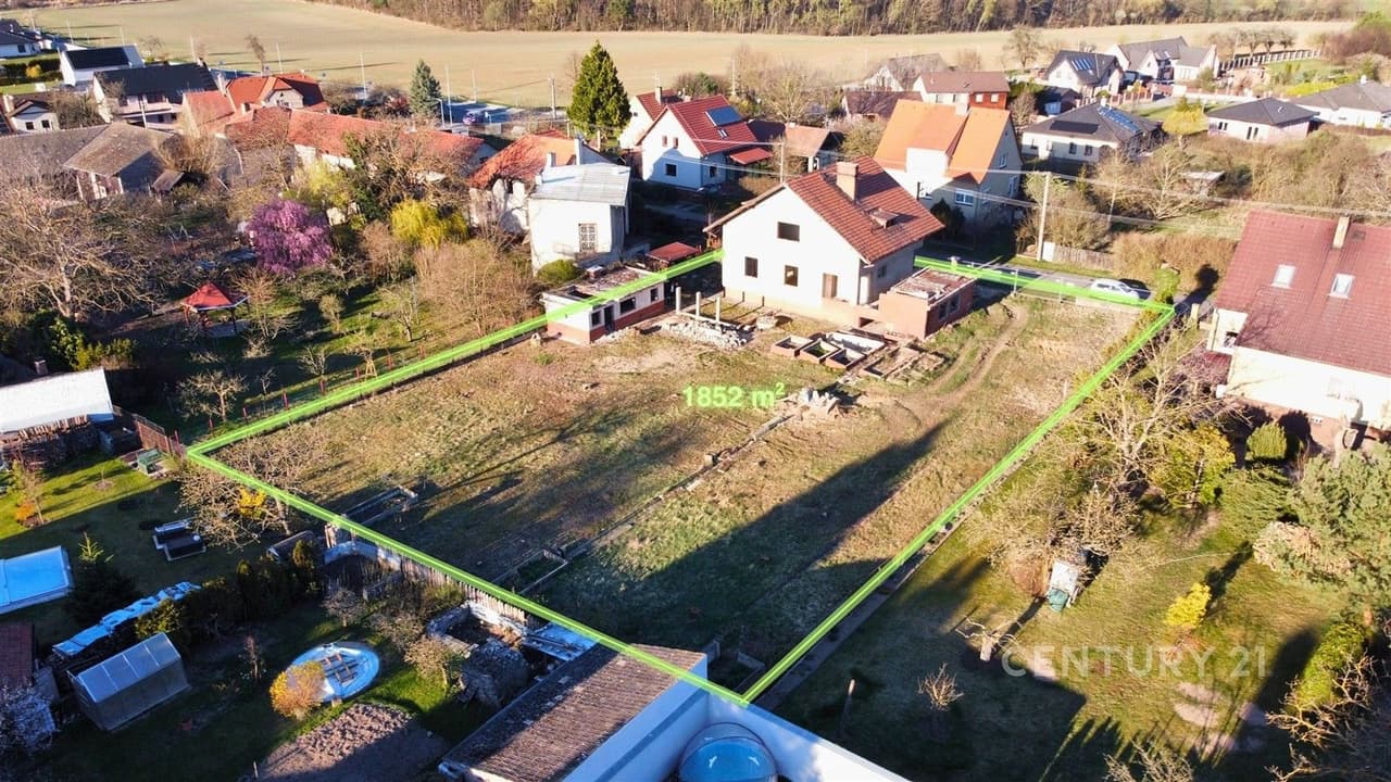 Prodej pozemku 1852 m²