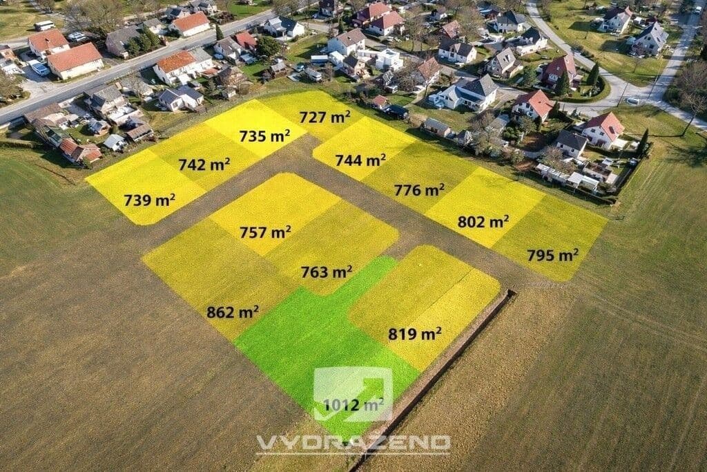 Prodej pozemku 1012 m²