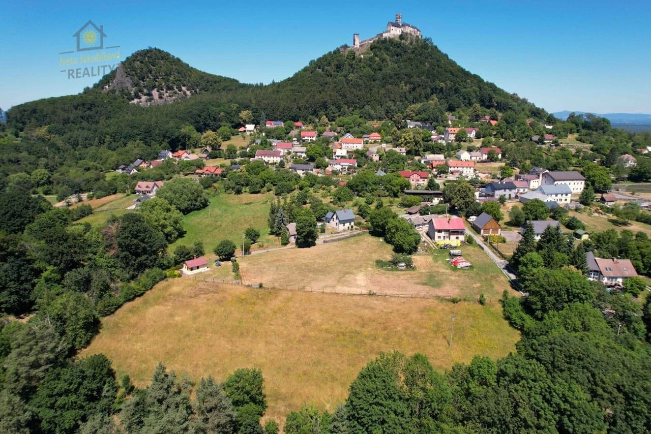 Prodej pozemku 4305 m²