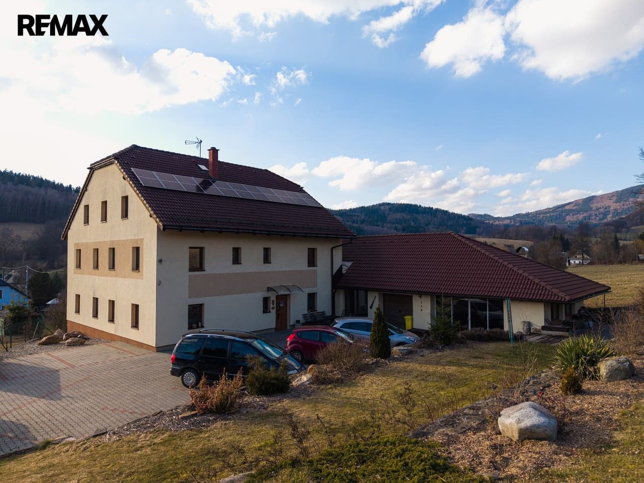 Prodej komerčního prostoru 850 m²