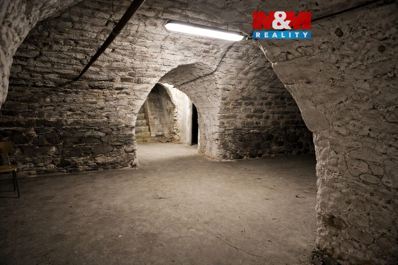 Pronájem komerčního prostoru 200 m²