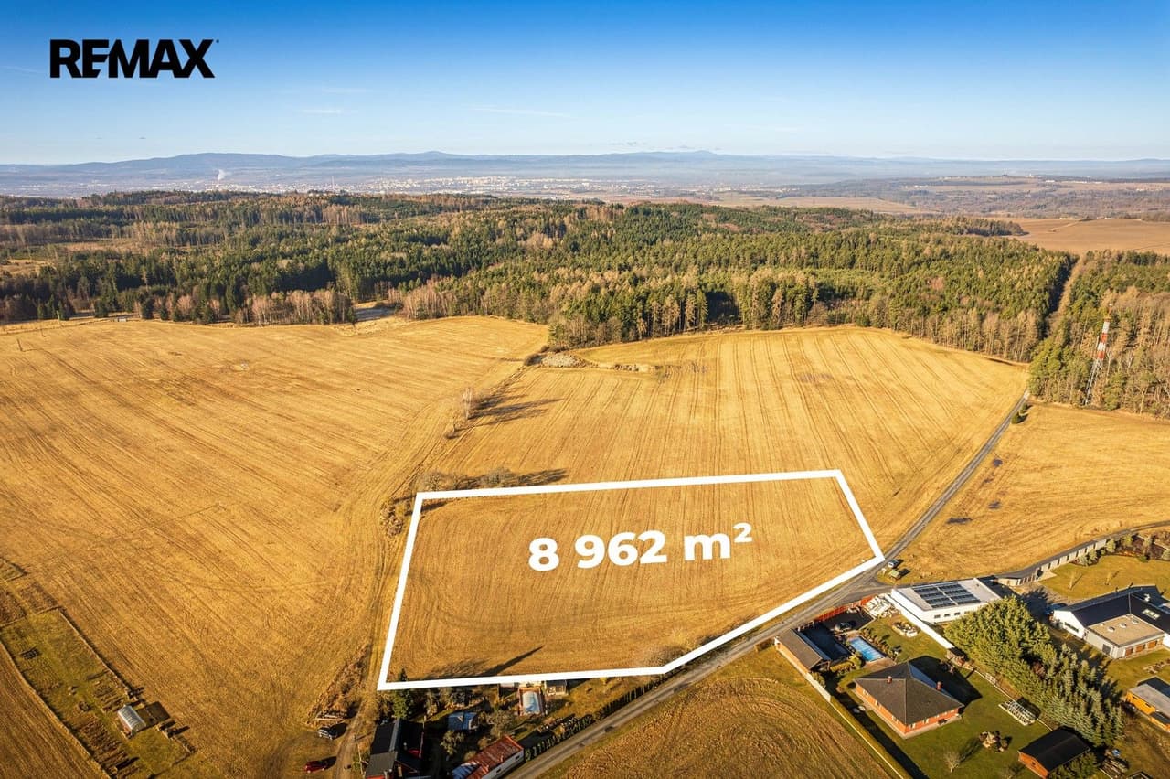 Prodej pozemku 8962 m²