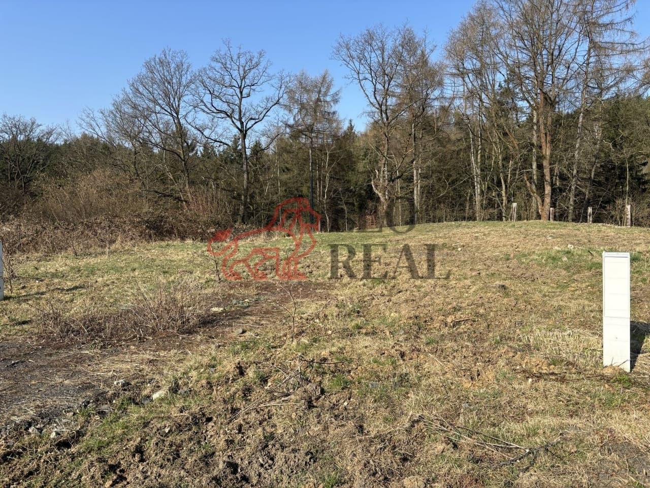 Prodej pozemku 1100 m²