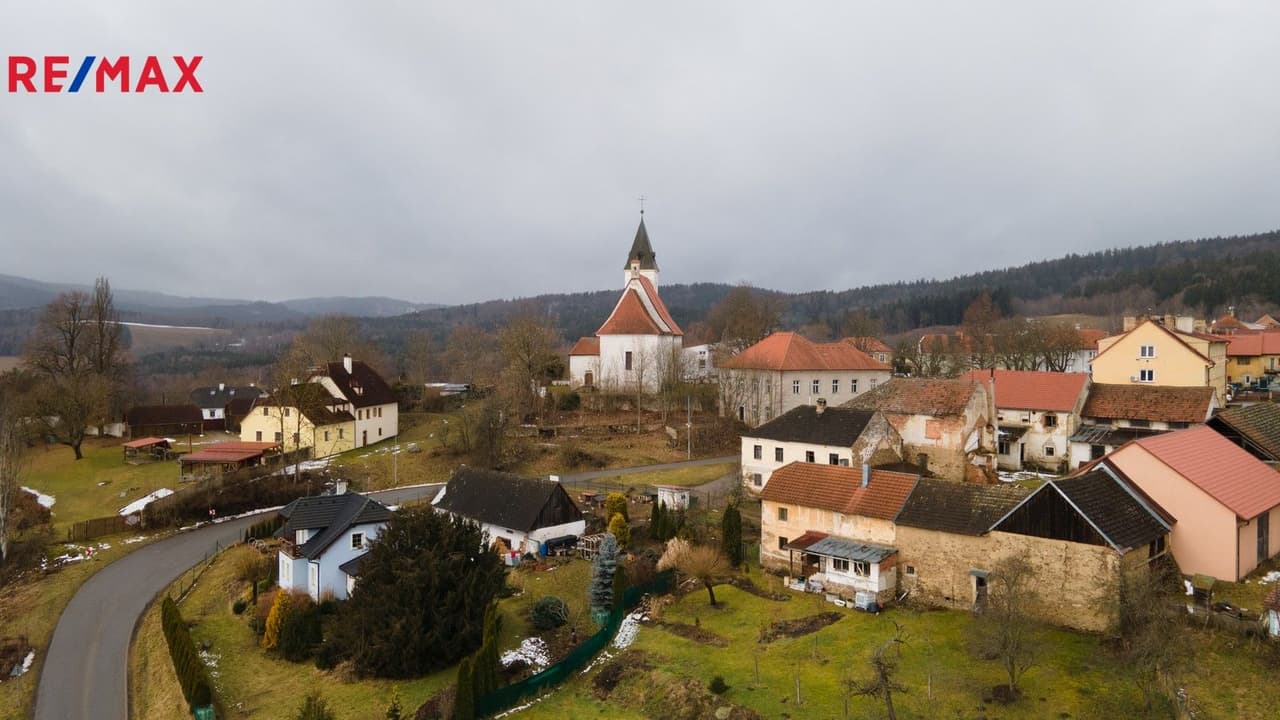 Prodej pozemku 2270 m²