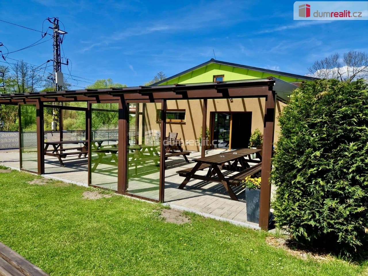 Prodej komerčního prostoru 230 m²
