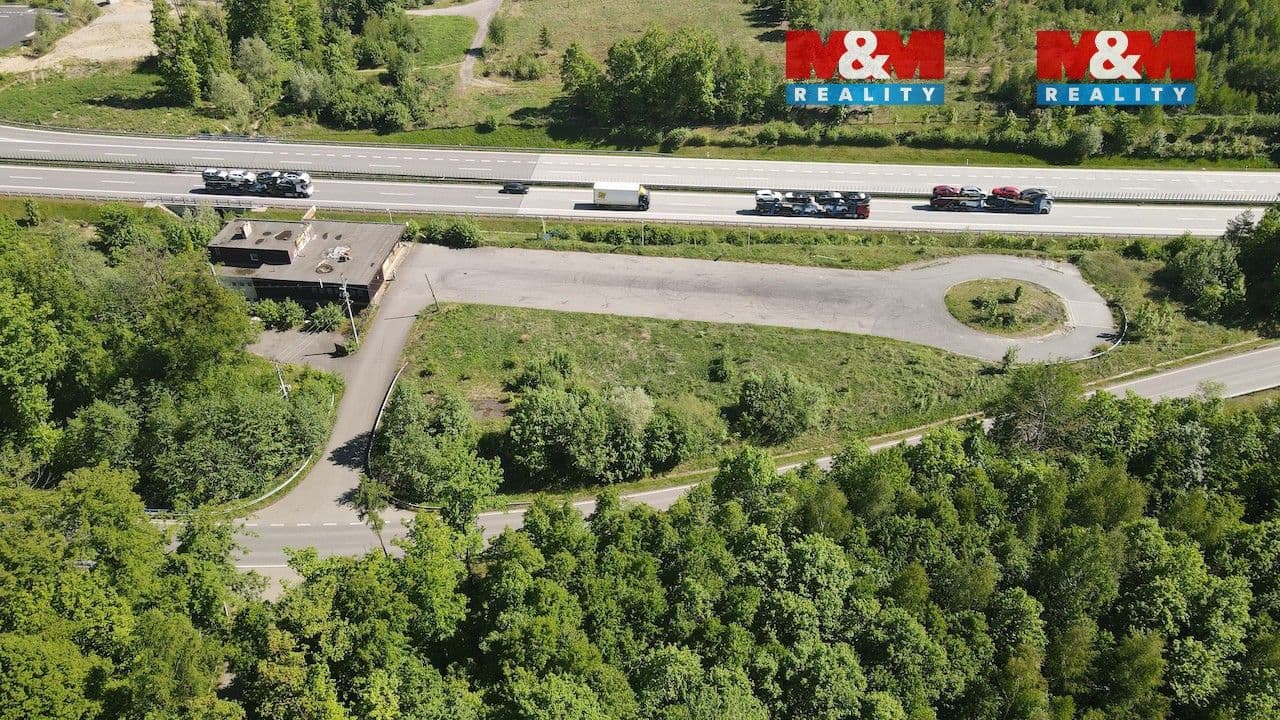 Prodej nemovitosti 890 m²