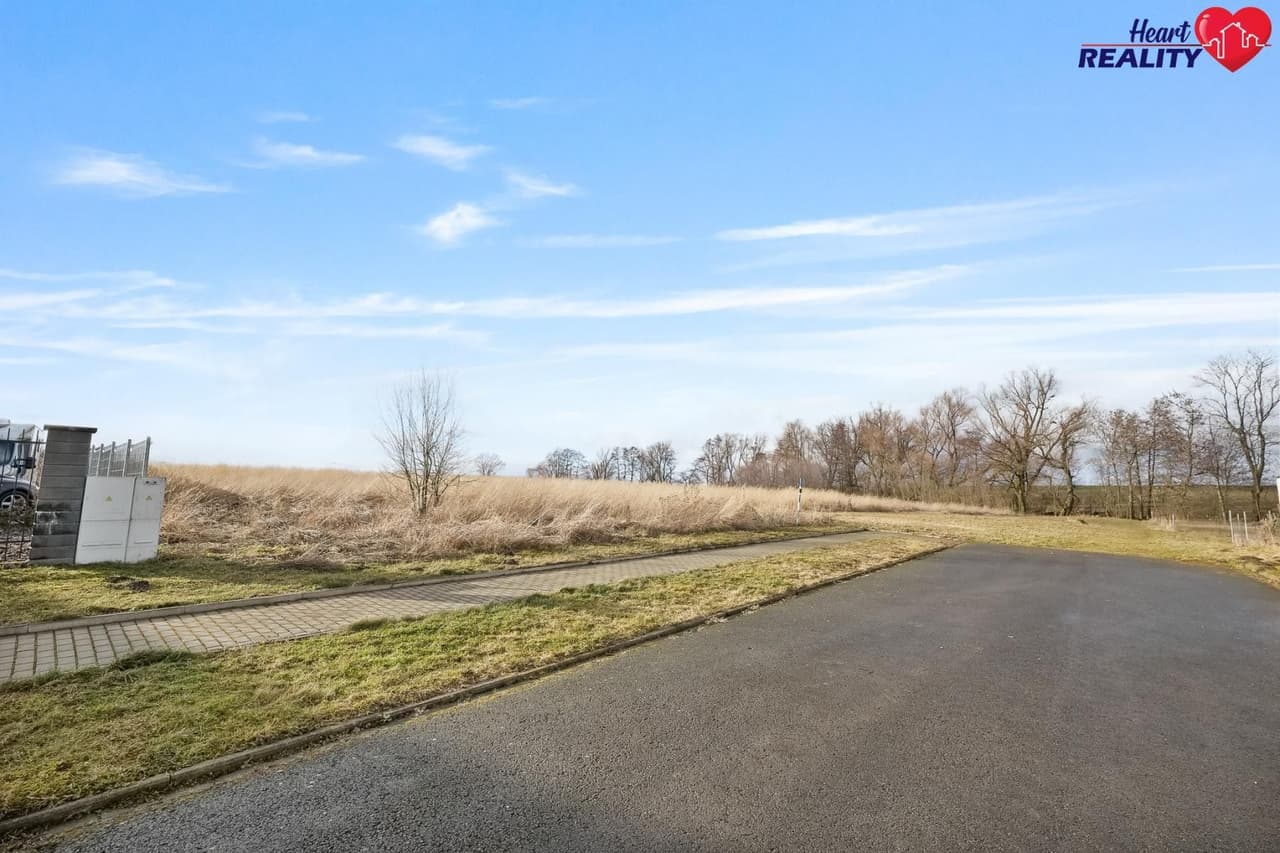 Prodej pozemku 6690 m²
