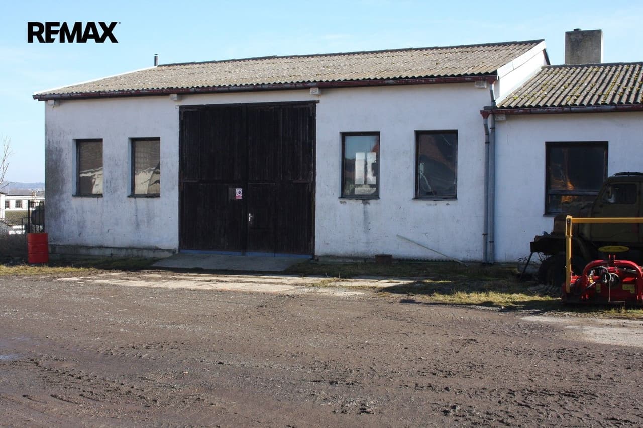 Pronájem nemovitosti 1600 m²