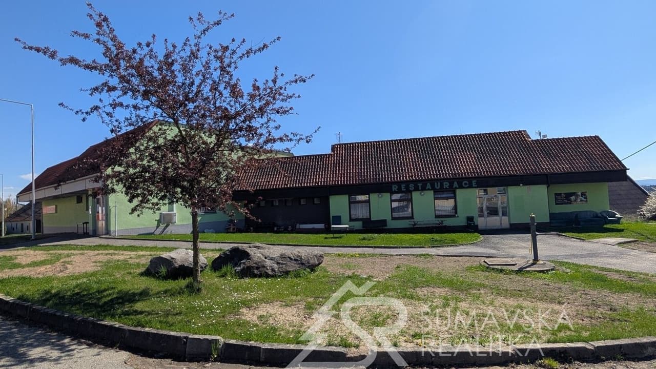Prodej komerčního prostoru 494 m²