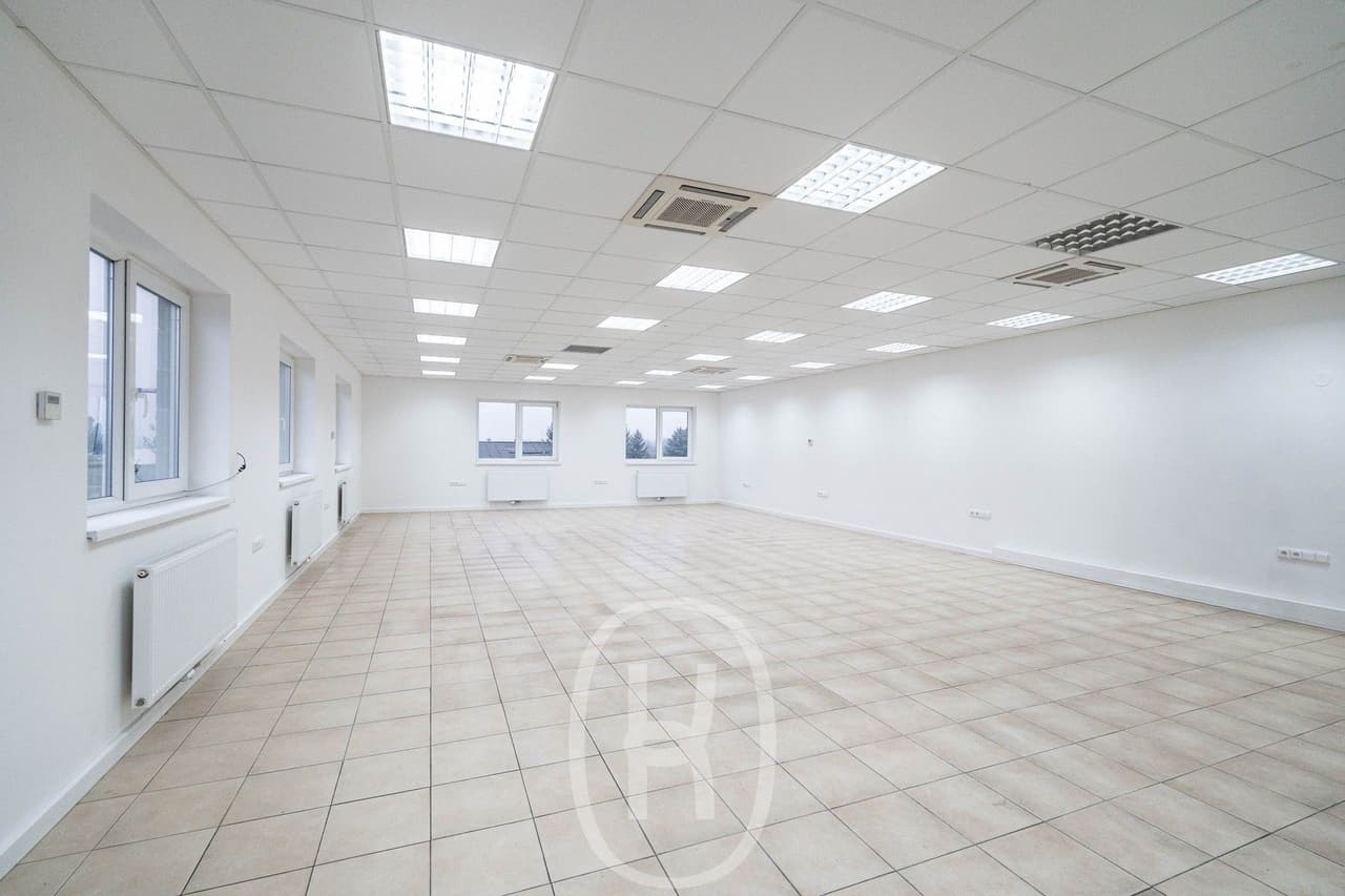 Pronájem komerčního prostoru 2675 m²