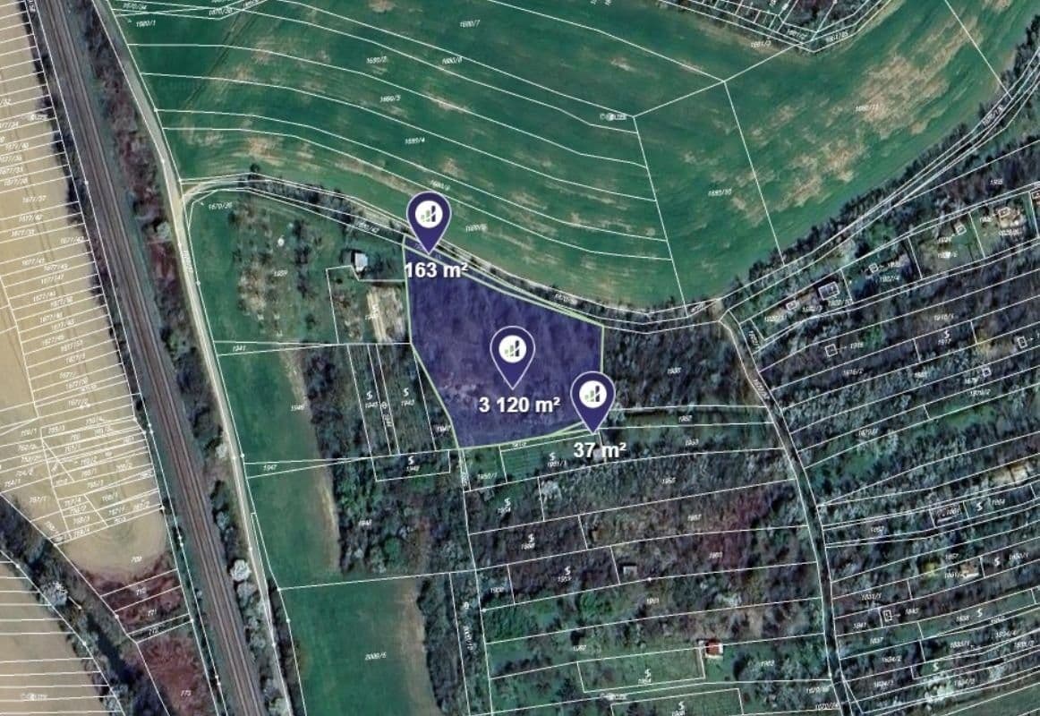 Prodej pozemku 3320 m²