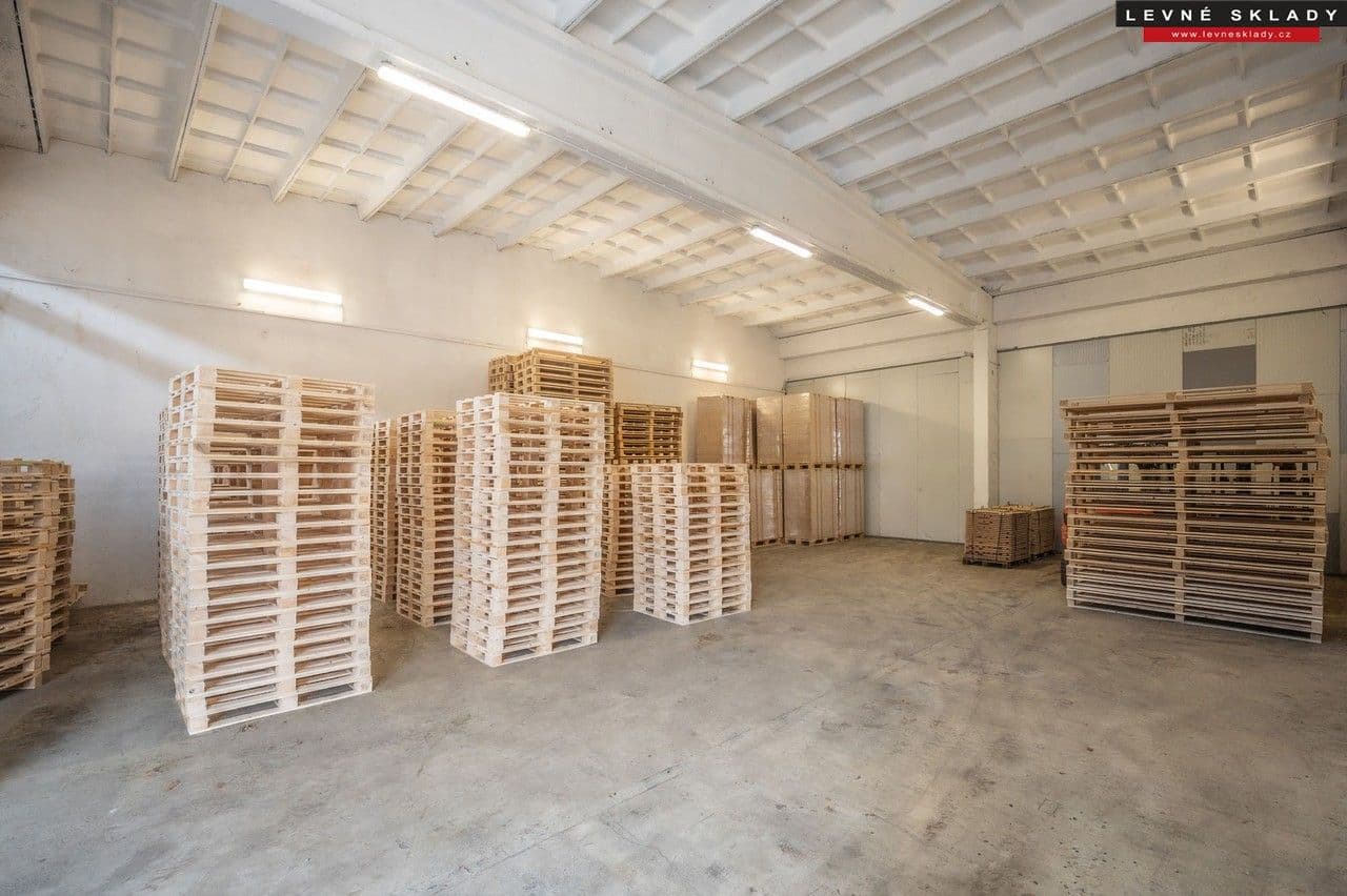 Pronájem komerčního prostoru 180 m²