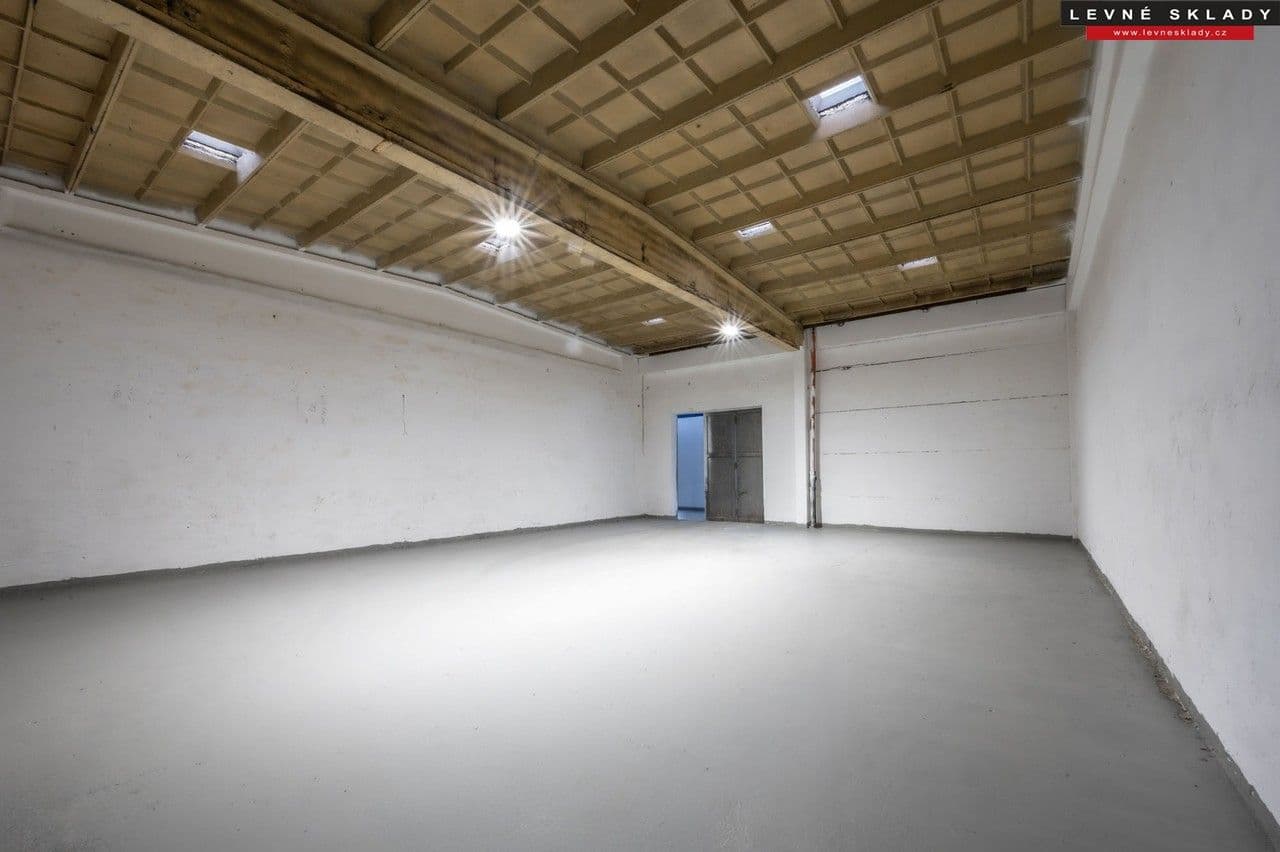 Pronájem komerčního prostoru 360 m²