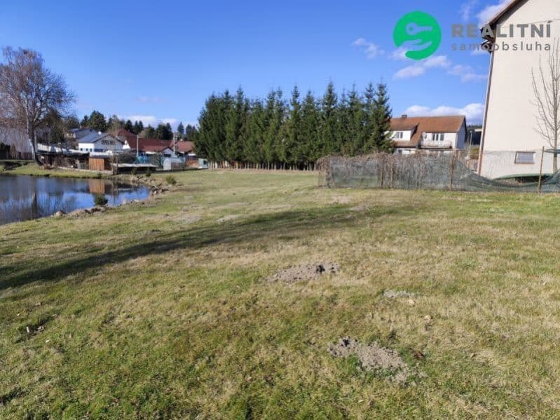 Prodej pozemku 1600 m²