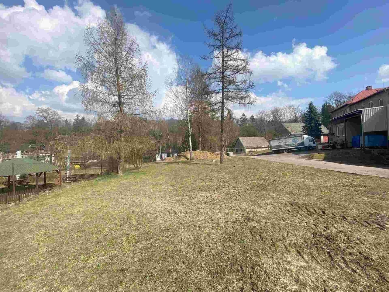 Prodej pozemku 1012 m²