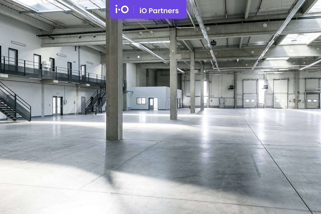 Pronájem komerčního prostoru 6988 m²