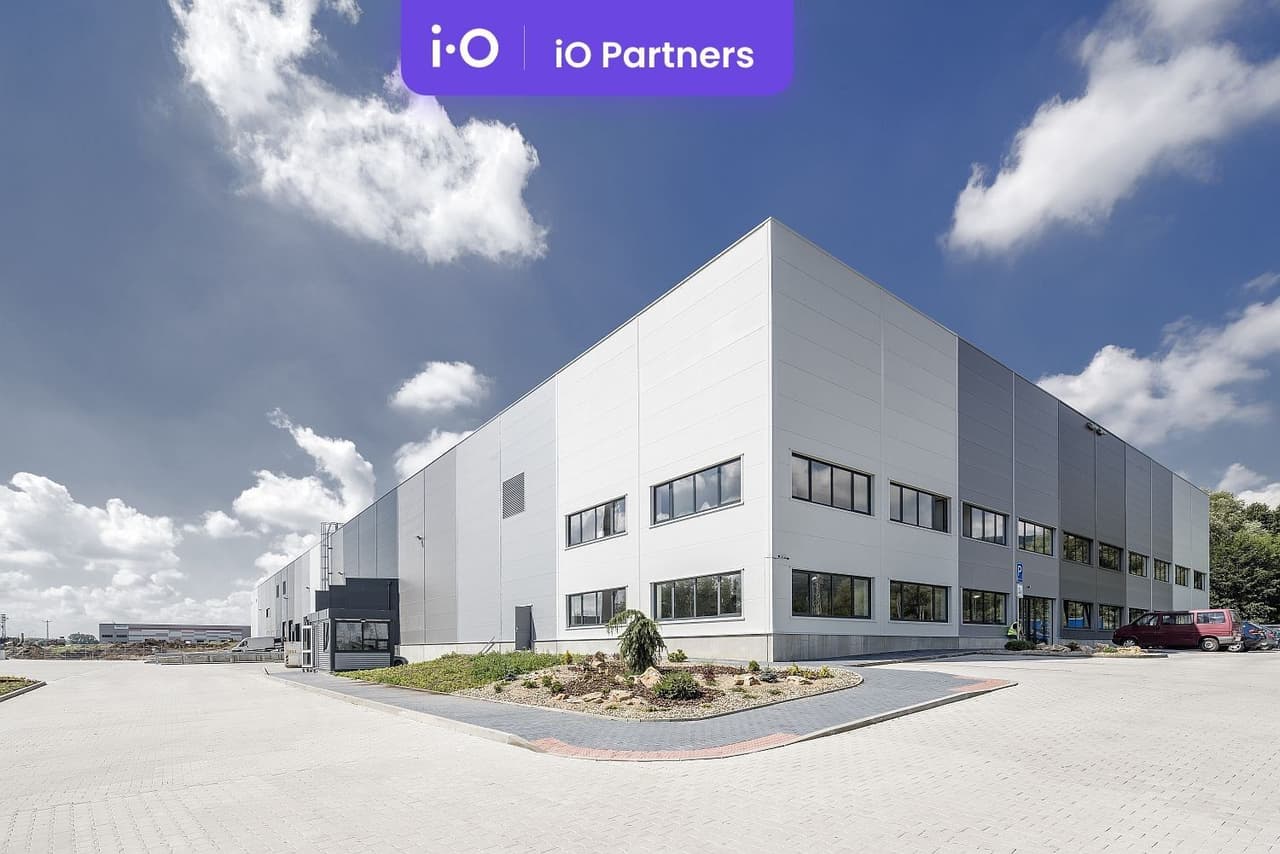 Pronájem komerčního prostoru 4262 m²