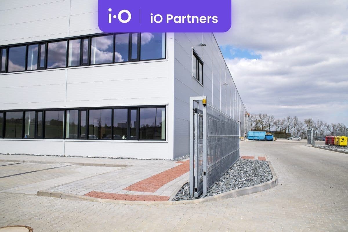 Pronájem komerčního prostoru 13992 m²