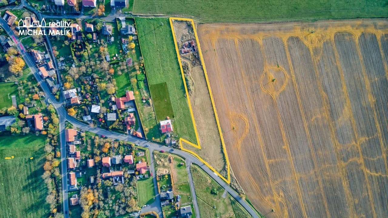 Prodej pozemku 8878 m²