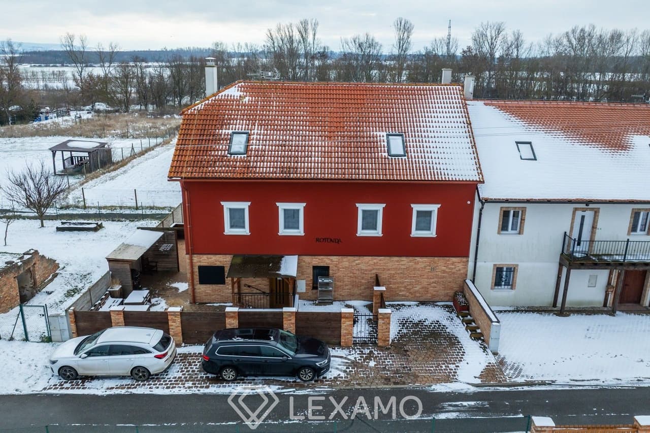 Prodej komerčního prostoru 247 m²