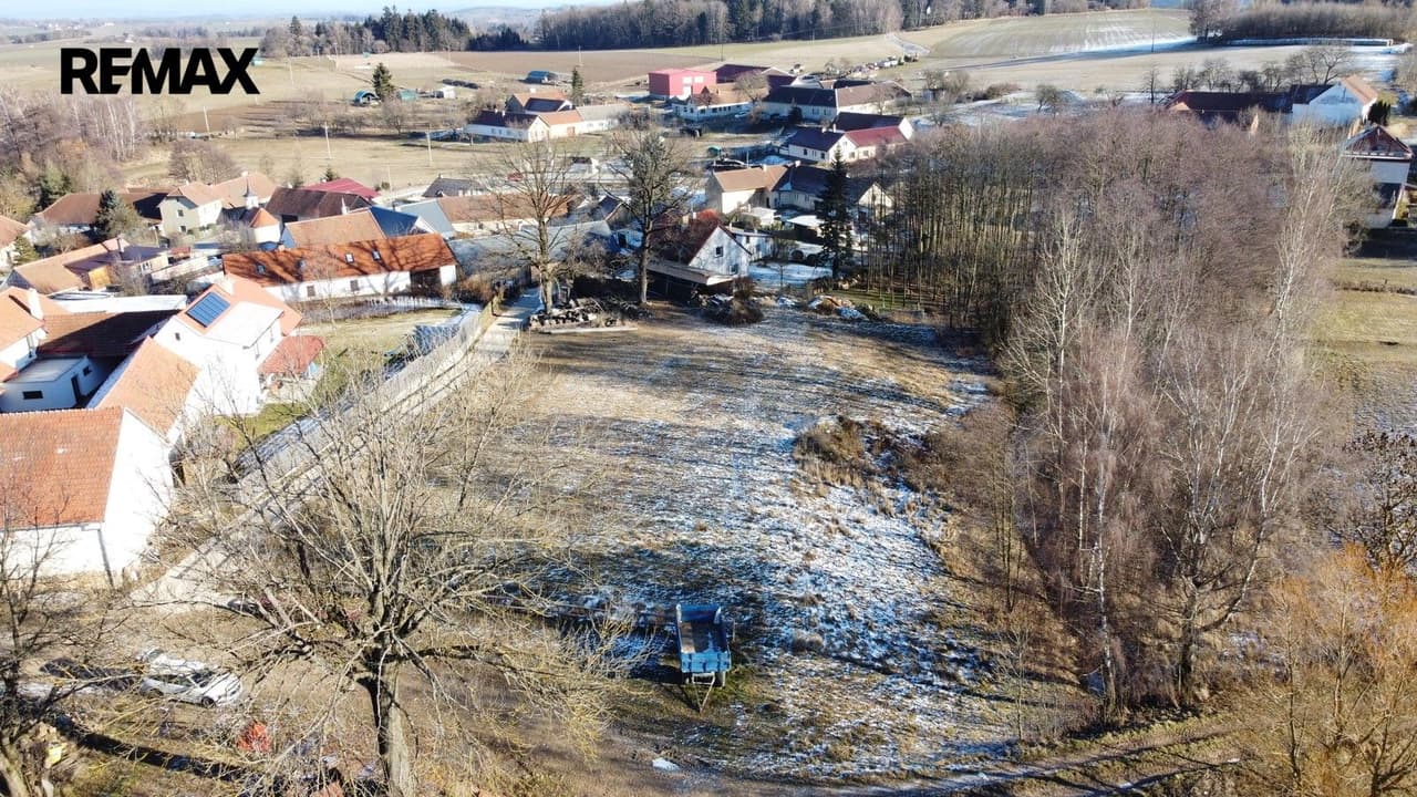 Prodej pozemku 955 m²