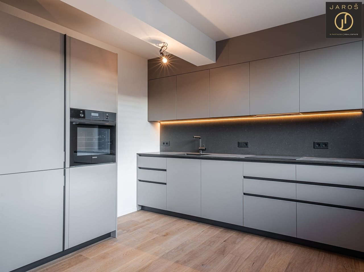 Prodej komerčního prostoru 121 m²