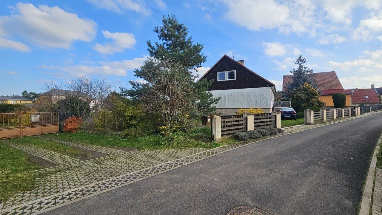 Prodej pozemku 1727 m²