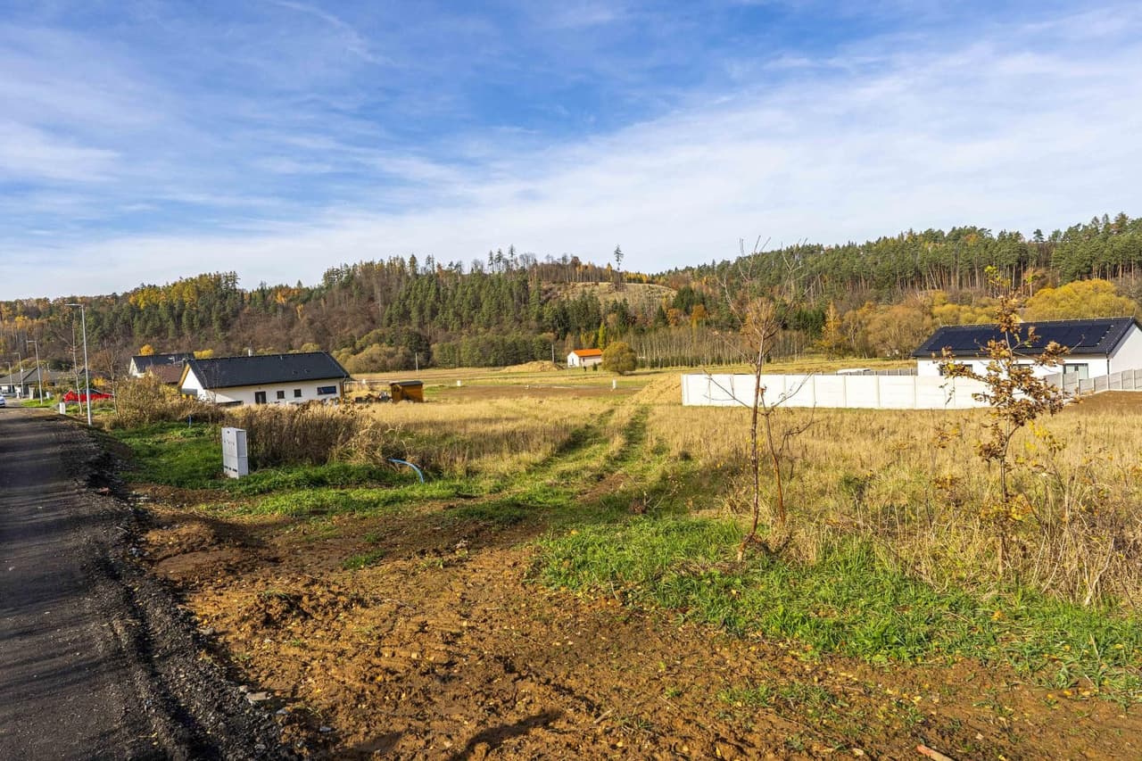 Prodej pozemku 931 m²