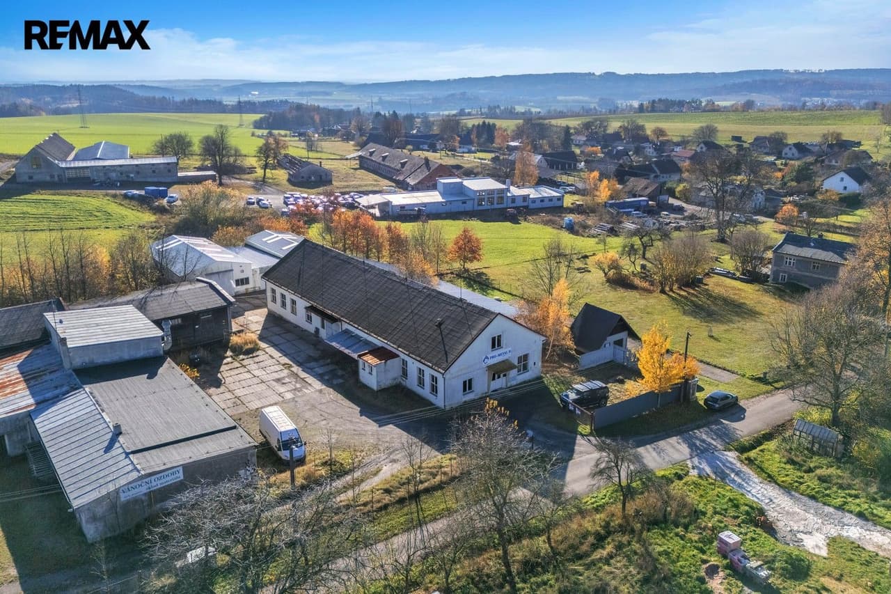 Prodej komerčního prostoru 2737 m²