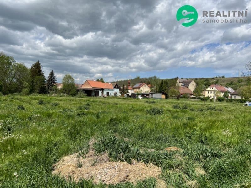 Prodej pozemku 670 m²